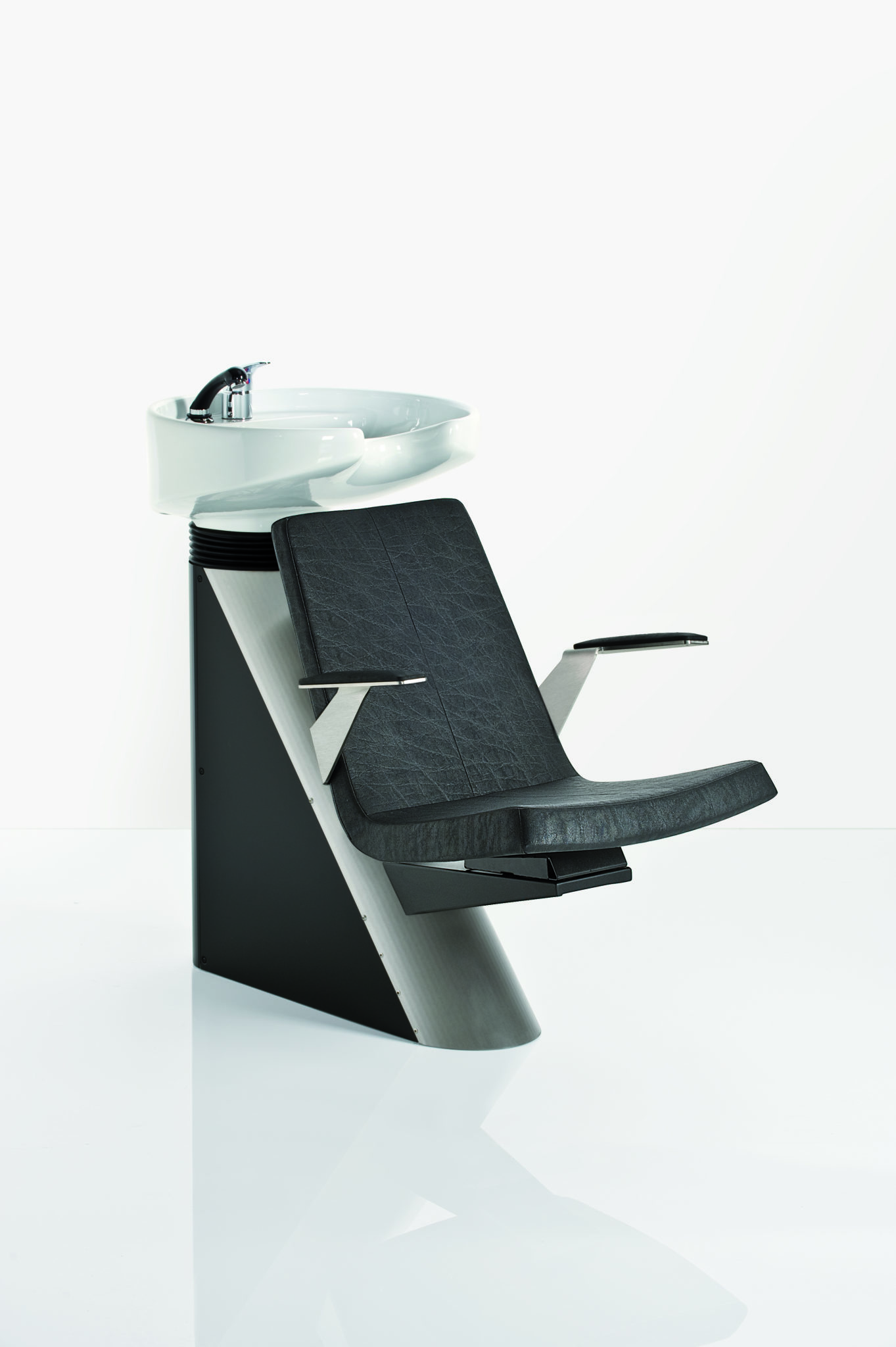 WA_LavaSit-Joy-Bow-schwarz-von-schräg-vorne